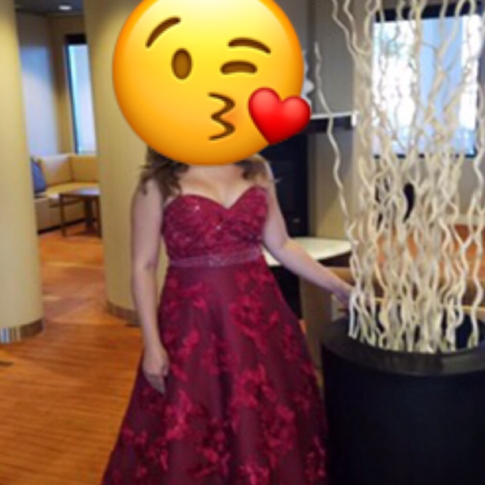 Dress - Picture 4 of 4